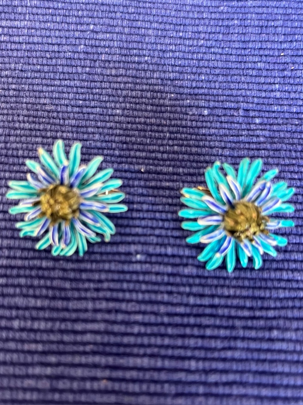 Vintage Daisy Flower Enamel Clip-on Corocraft Earrings in Turquoise and Blue